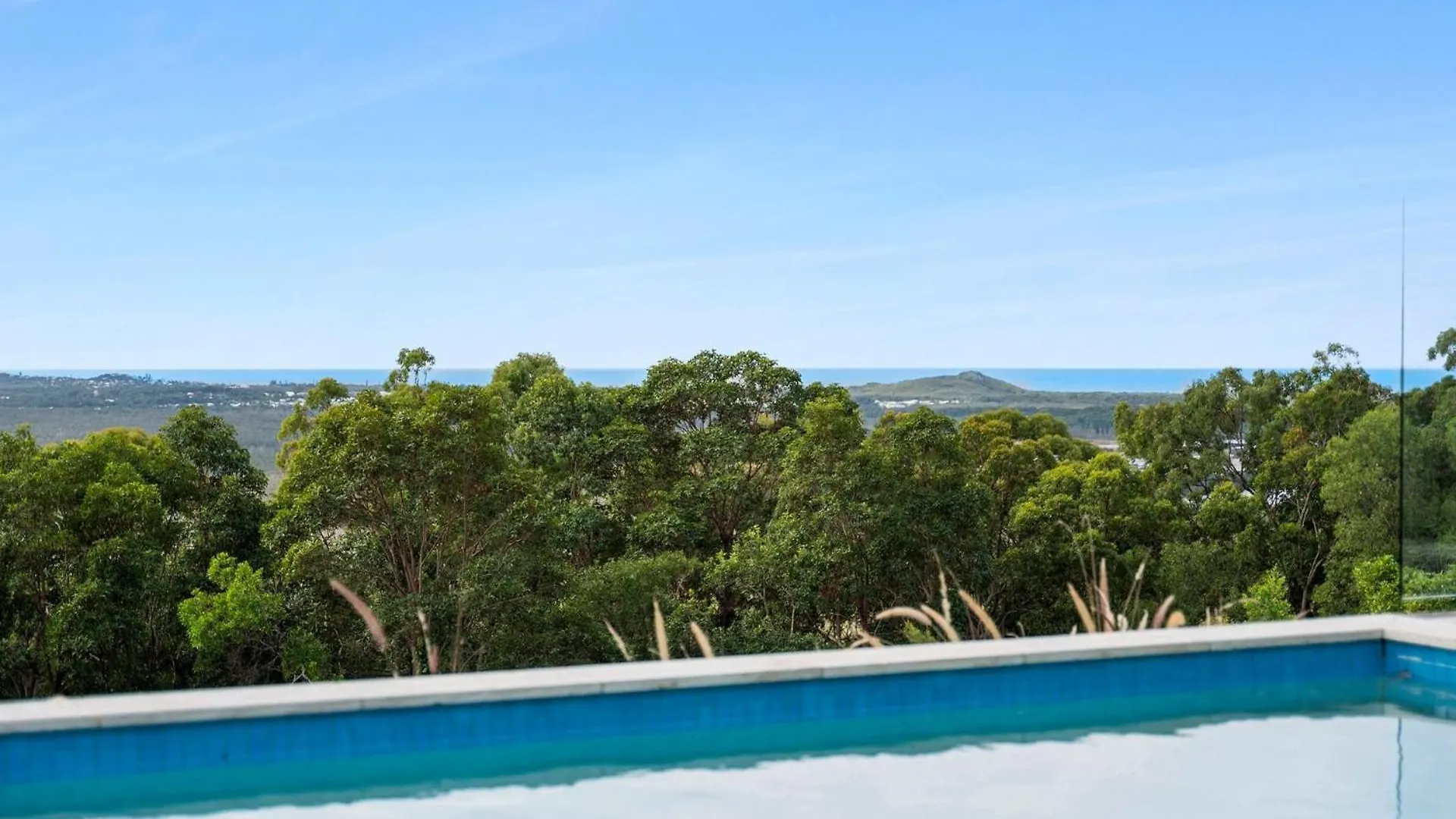 Coolum Scenic Getaway - Mountain & Ocean Views Only 15 Minutes From The Beach Yandina Creek